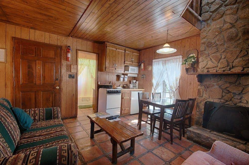 Bear Creek Motel And Cabins