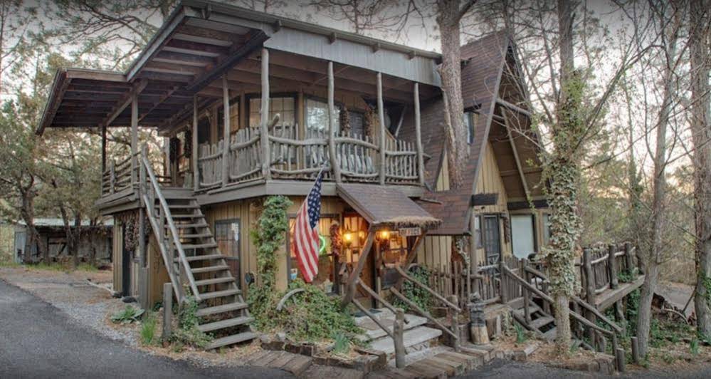 Bear Creek Motel And Cabins