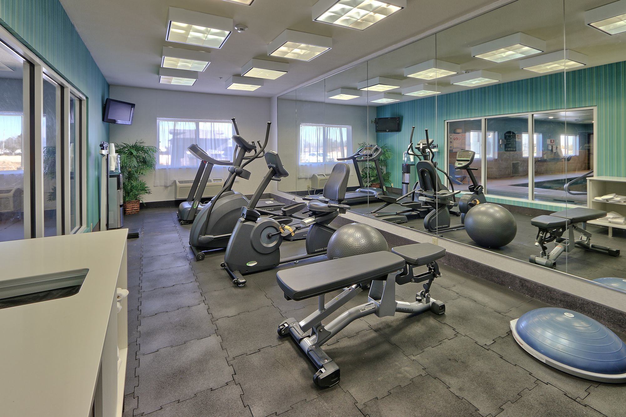 Holiday Inn Express Hotel & Suites Portales