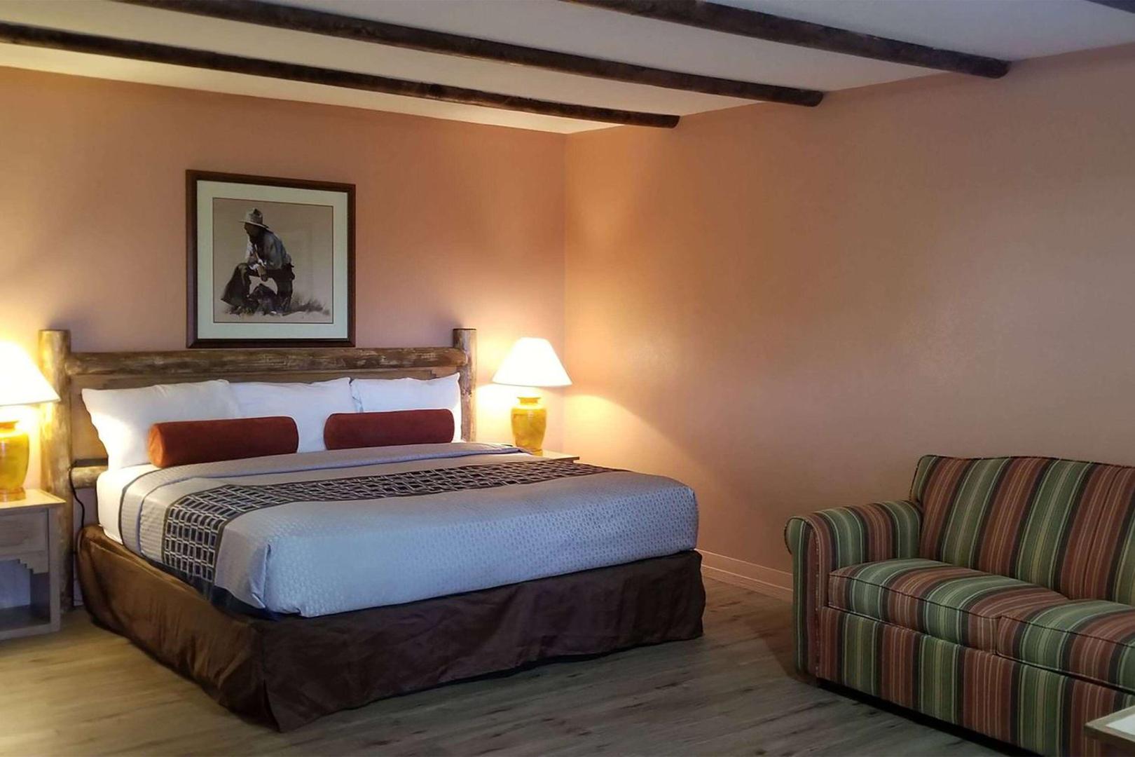 Howard Johnson by Wyndham Raton