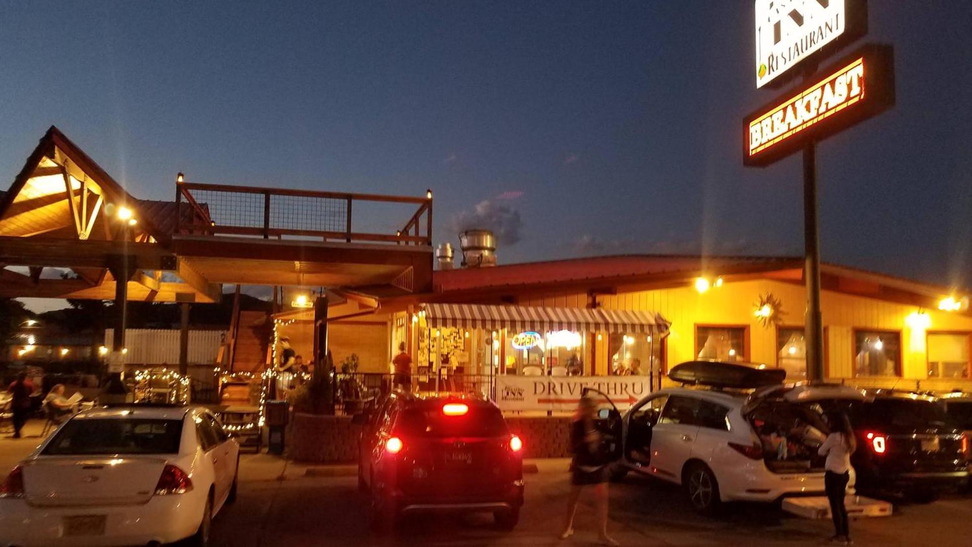 Howard Johnson by Wyndham Raton