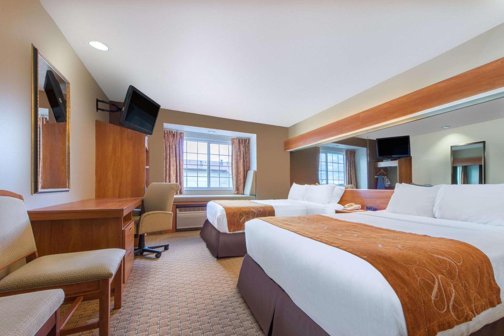 Microtel Inn & Suites by Wyndham Raton