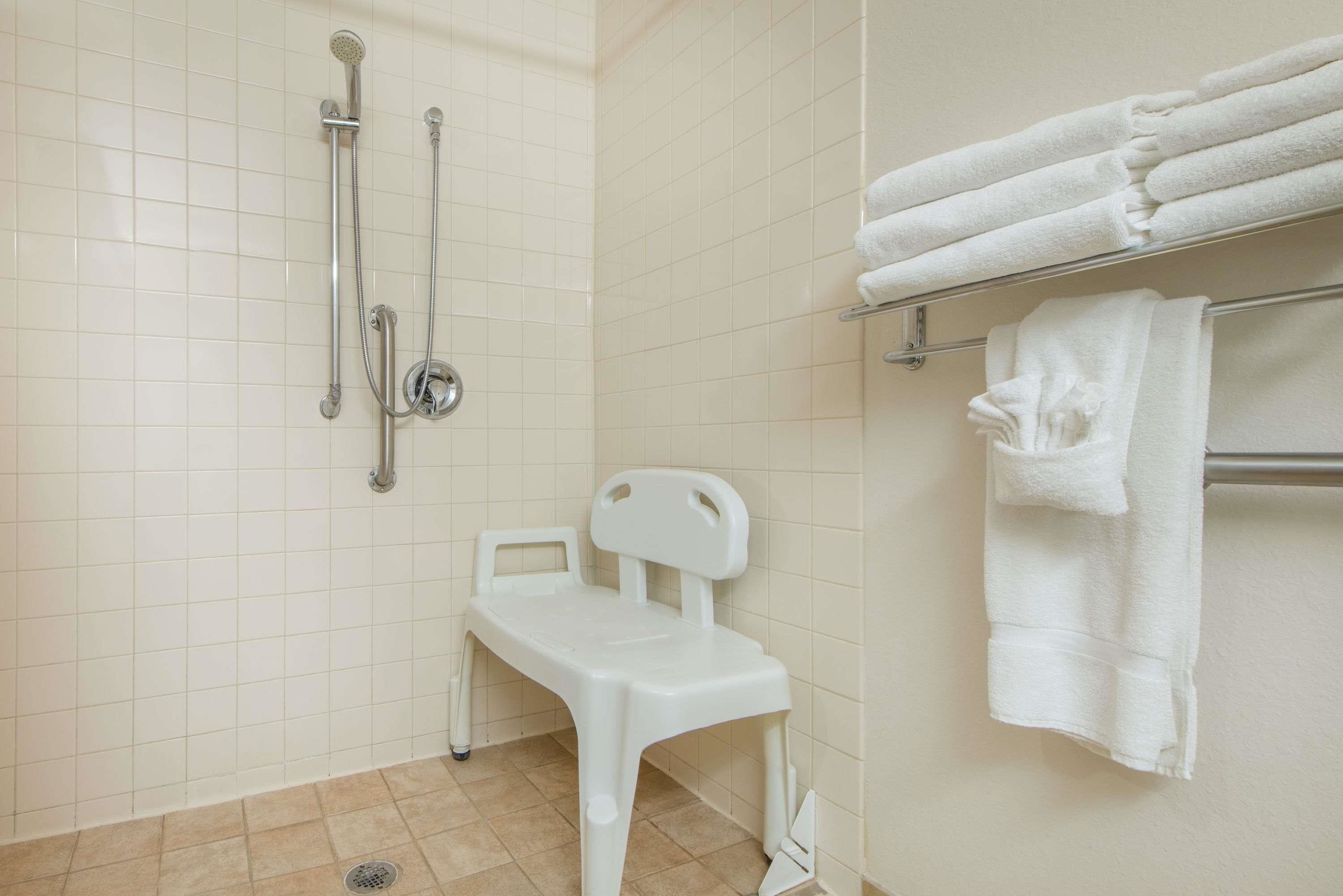 Microtel Inn & Suites by Wyndham Raton