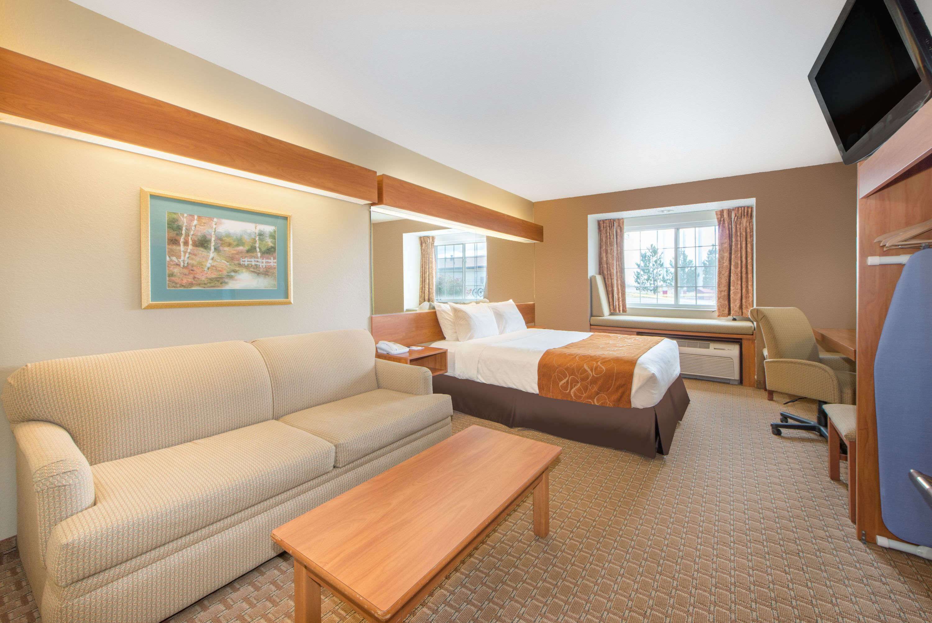 Microtel Inn & Suites by Wyndham Raton