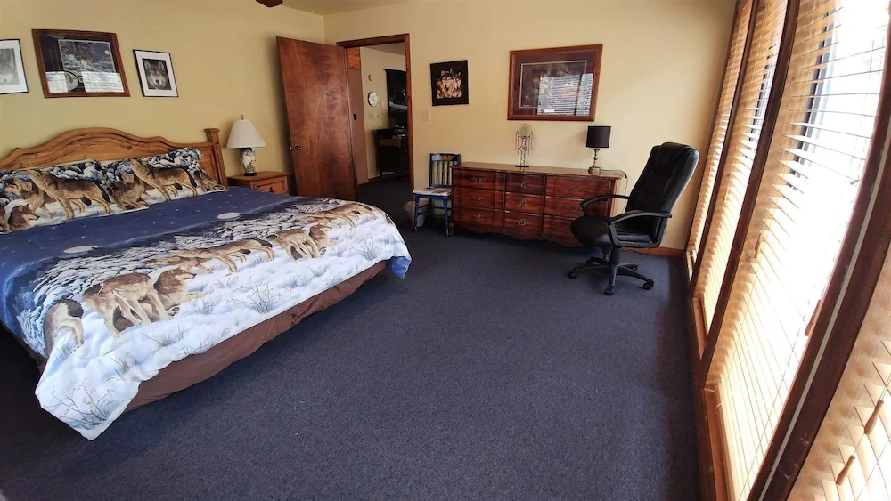 Birds And Bears Retreat