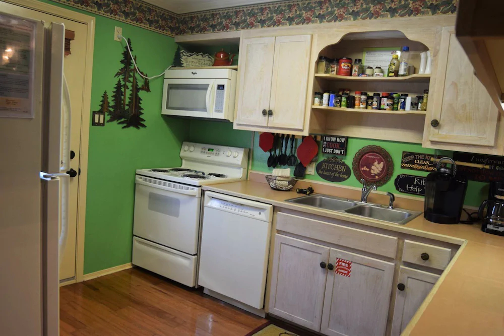 Claim Jumper Townhouse