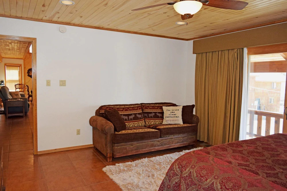 Deer Mountain Lodge