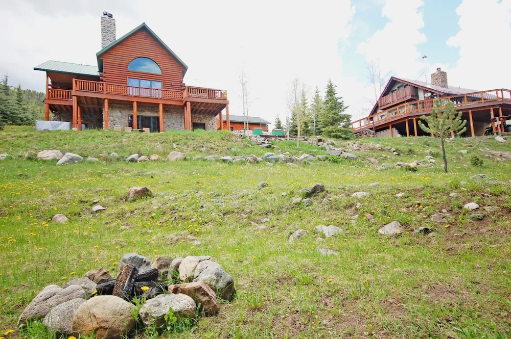 River Chant Lodge
