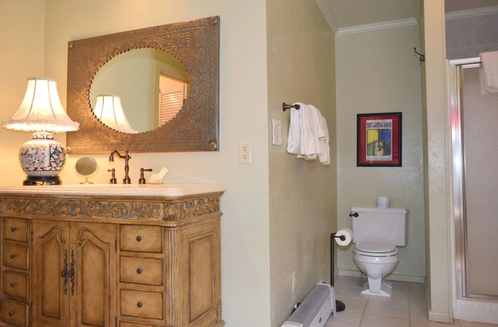 Thorne`s Downtown Delight