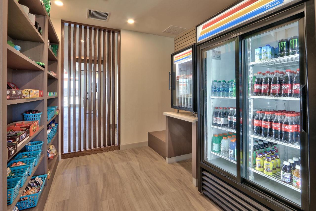 Holiday Inn Express & Suites Roswell