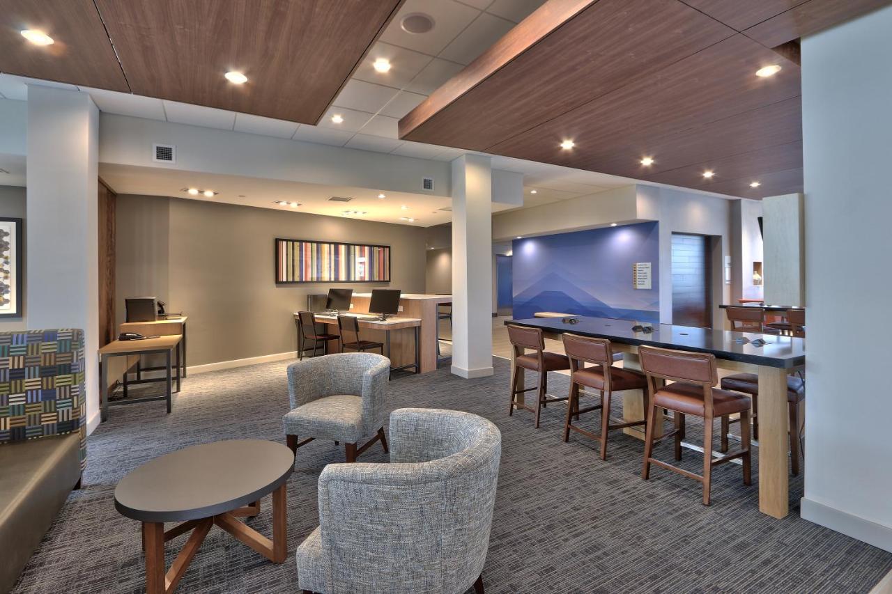 Holiday Inn Express & Suites Roswell