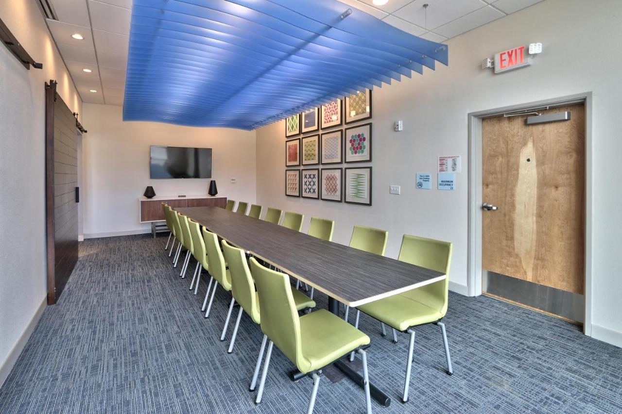 Holiday Inn Express & Suites Roswell