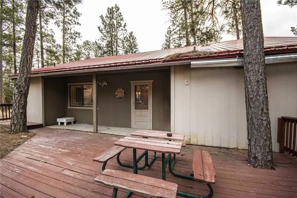 A Climbing Cub Cabin