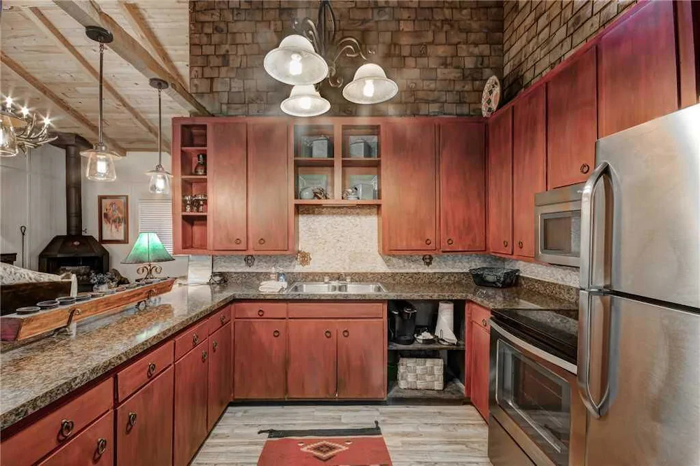 A Climbing Cub Cabin