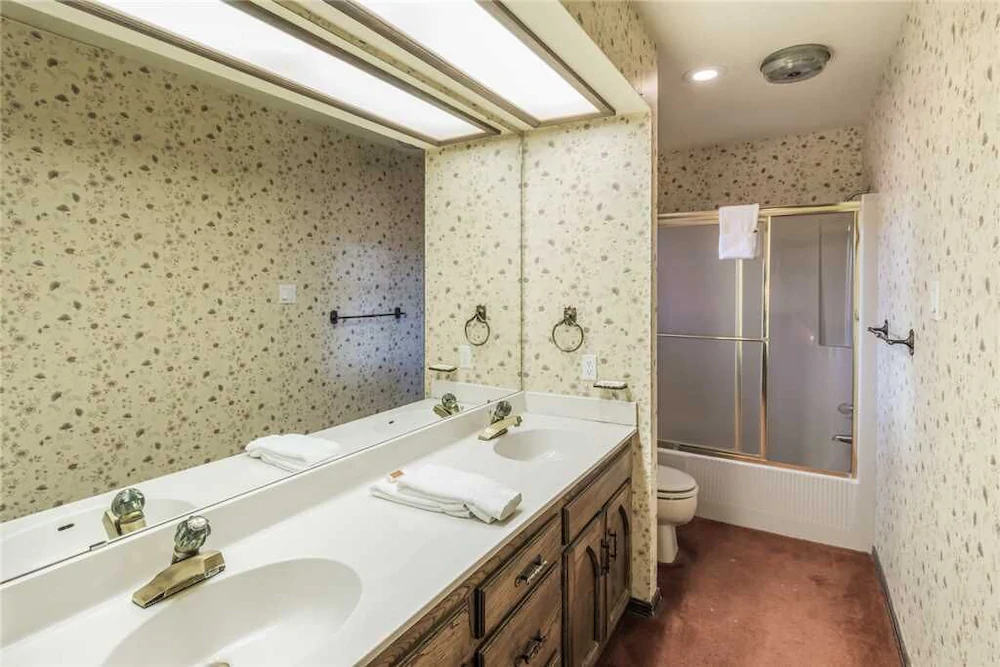 White Mountain Chateau