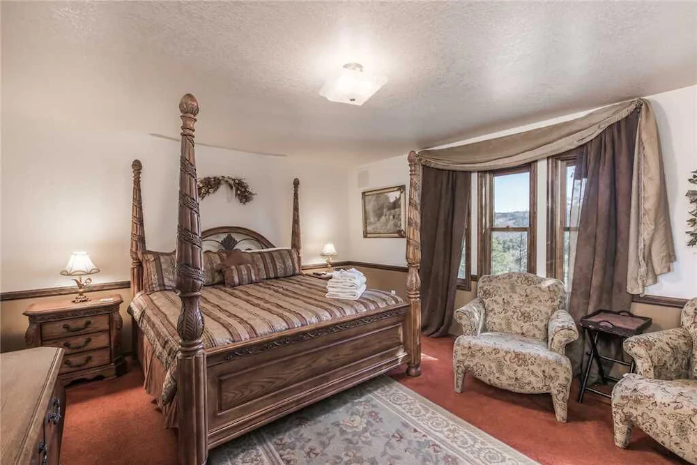 White Mountain Chateau