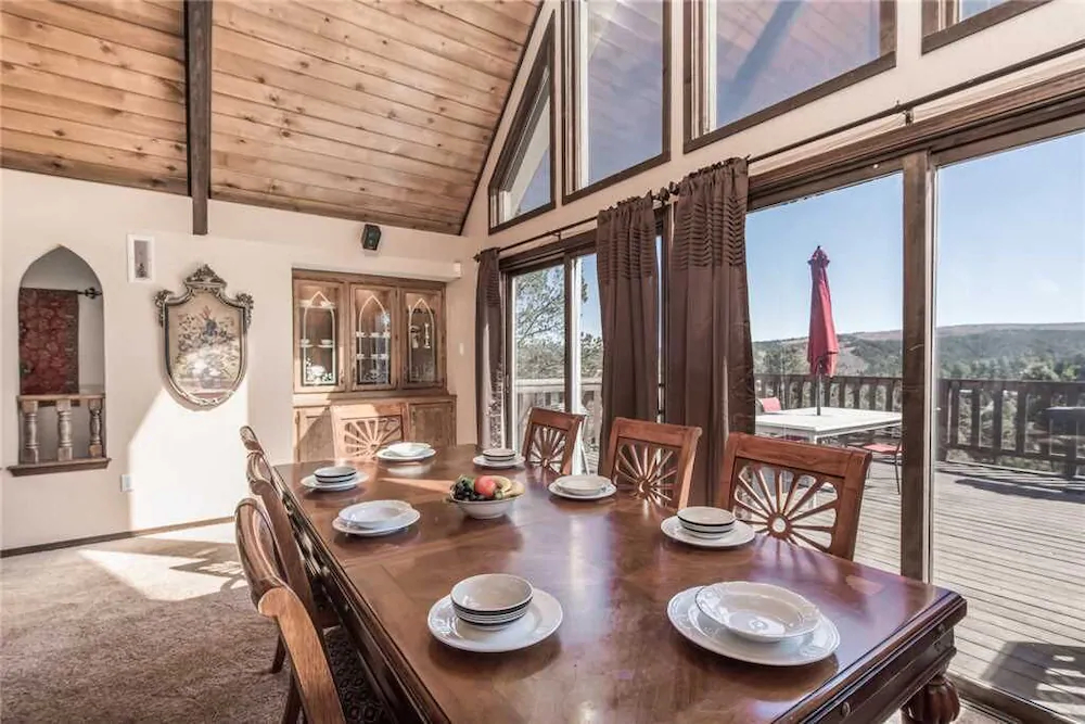 White Mountain Chateau