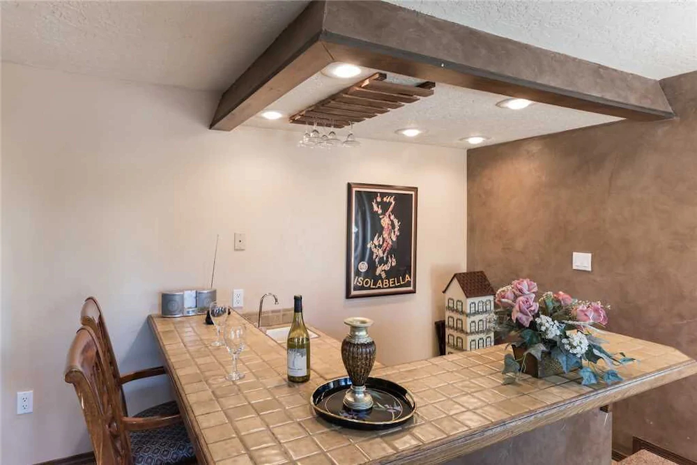 White Mountain Chateau