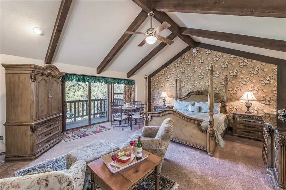 White Mountain Chateau