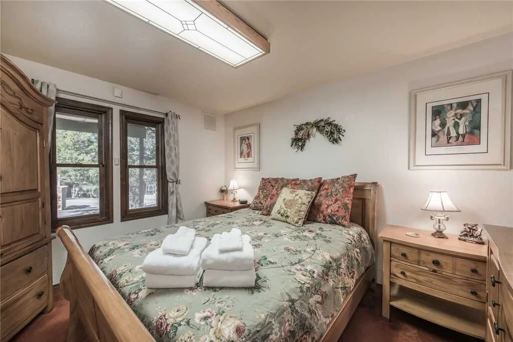 White Mountain Chateau