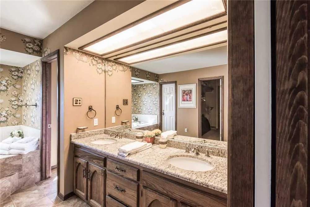 White Mountain Chateau