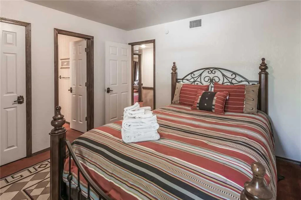 White Mountain Chateau