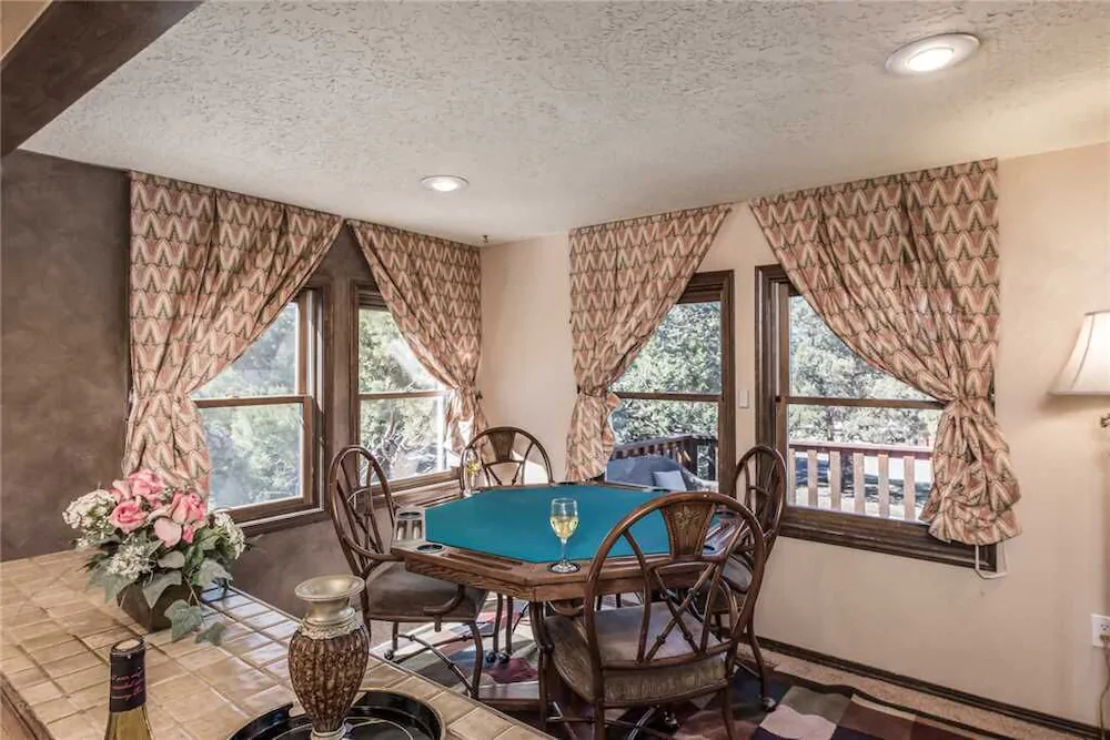 White Mountain Chateau