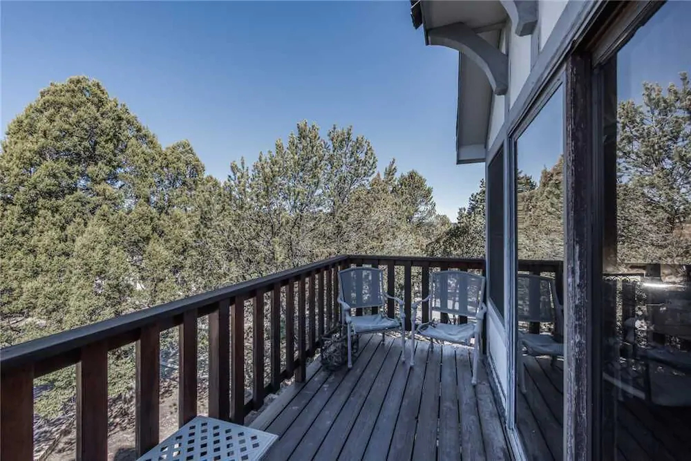 White Mountain Chateau