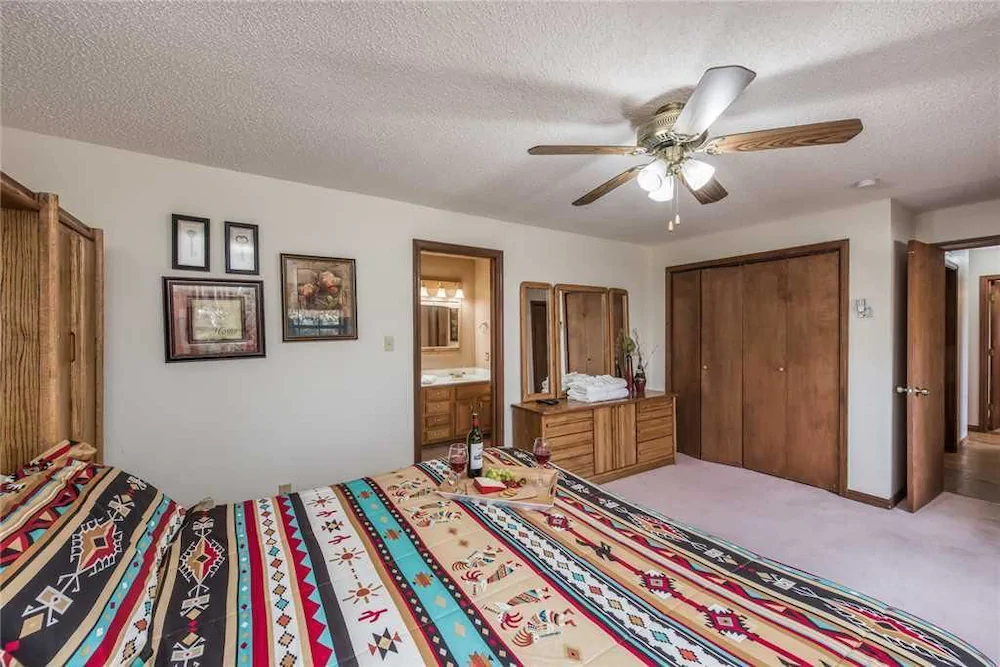 Lindley's Valley View