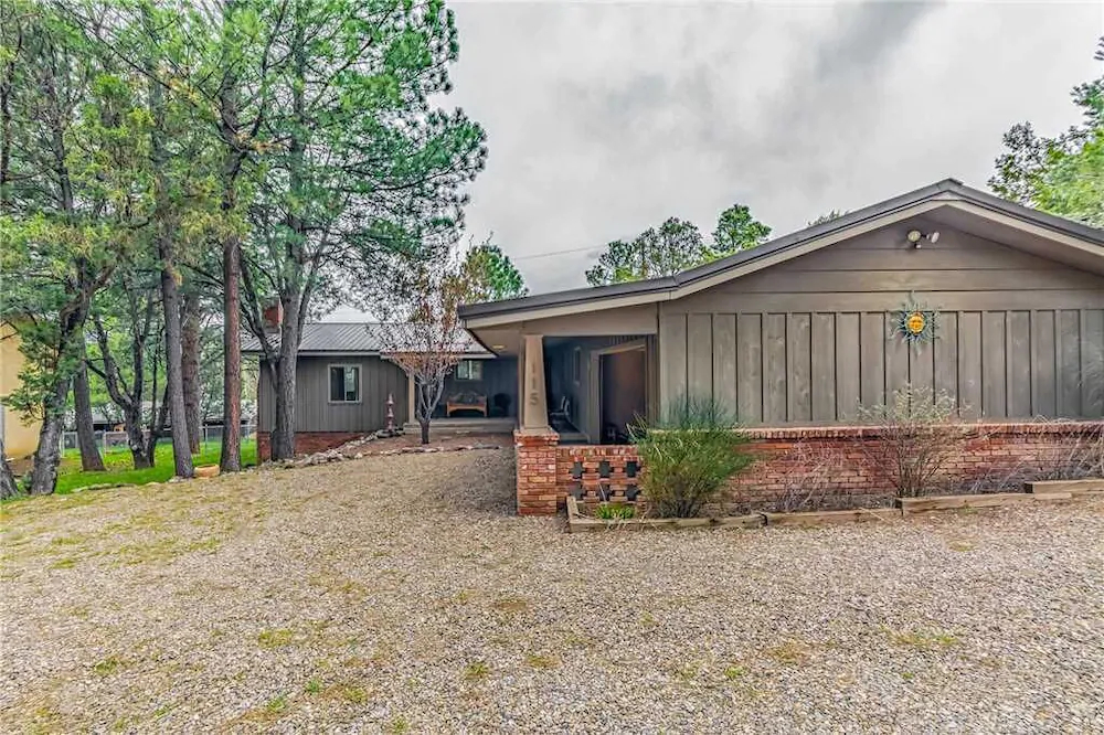 Mustang Hideaway Cabin