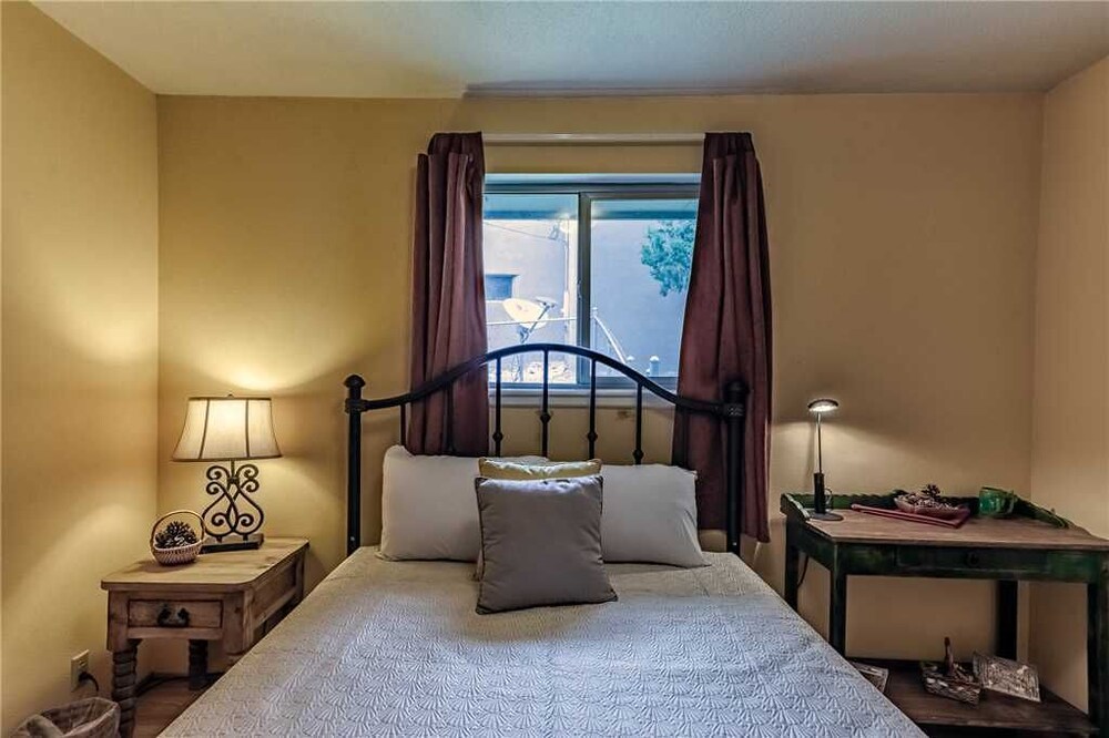 Mustang Hideaway Cabin