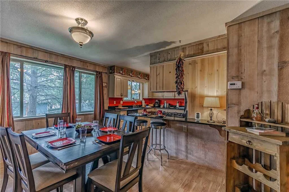 Mustang Hideaway Cabin