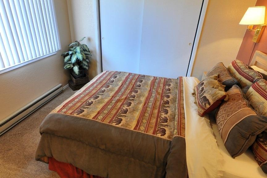 Pinecliff Village Resort