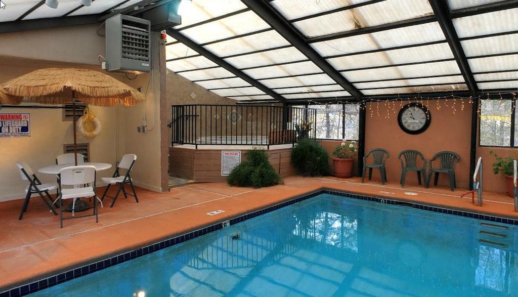 Pinecliff Village Resort