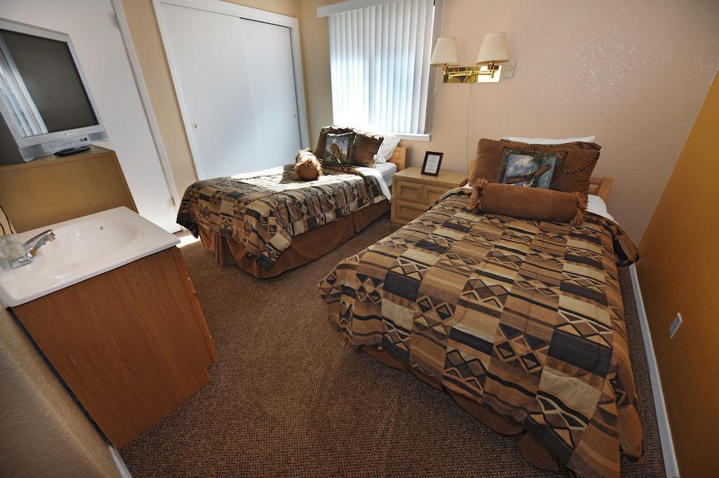 Pinecliff Village Resort