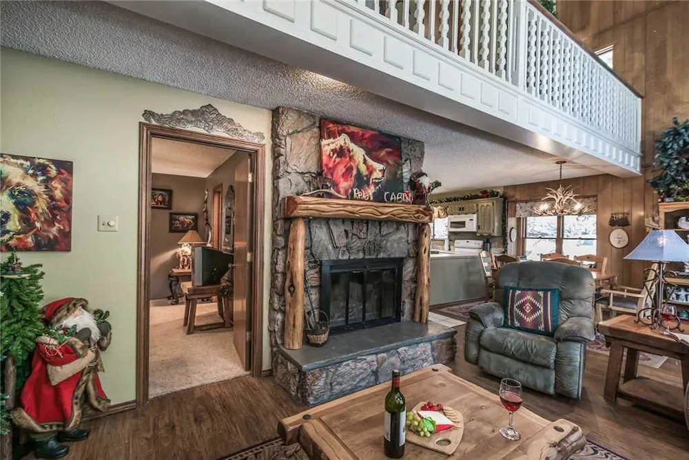 Tis Holiday Haus