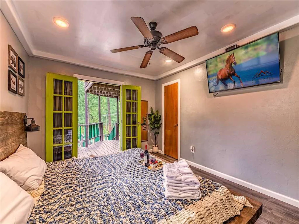 Turtle Mountain Cabin