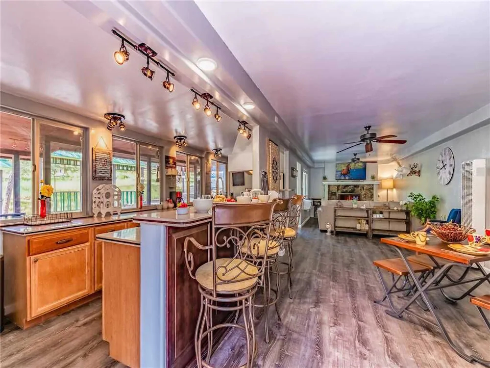 Turtle Mountain Cabin