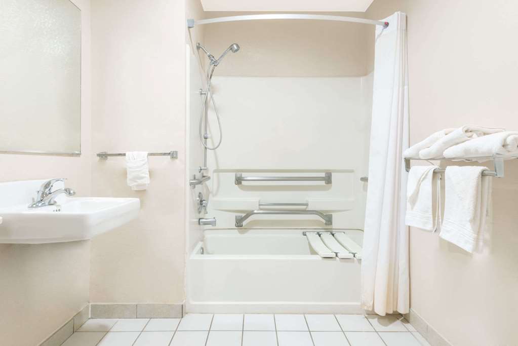 Days Inn by Wyndham Ruidoso Downs