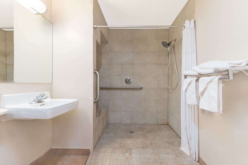 Days Inn by Wyndham Ruidoso Downs