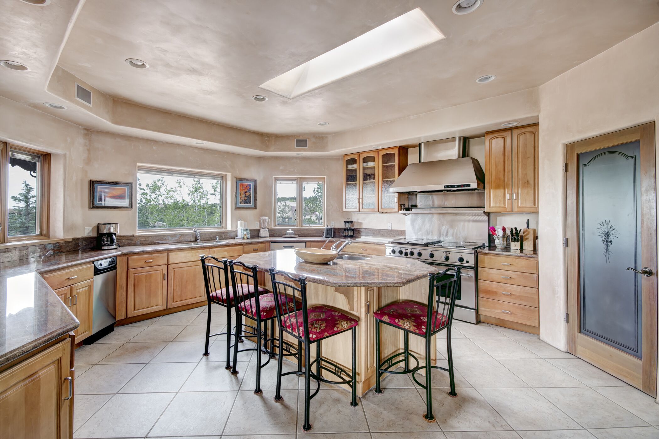 Dorthia Garden Retreat and Views