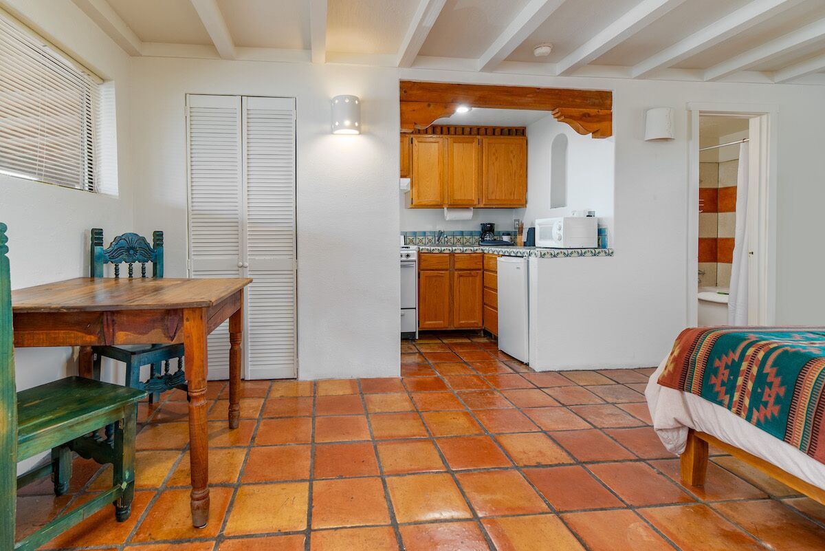 Hotel Pecos Trail Inn
