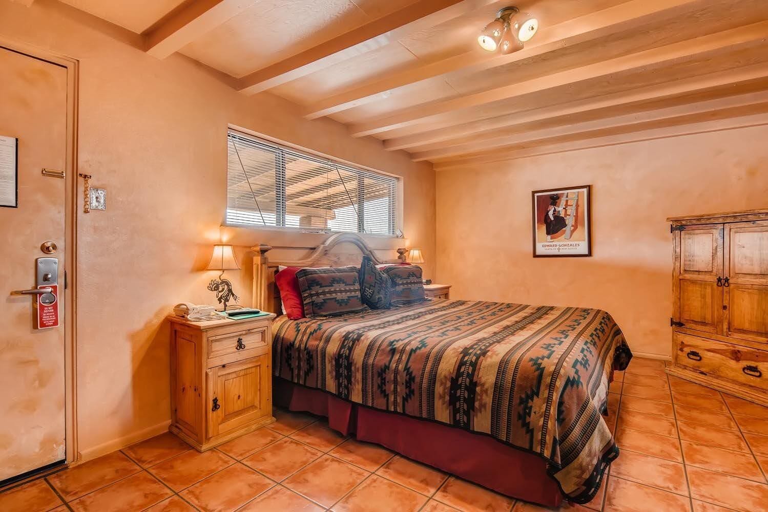 Hotel Pecos Trail Inn