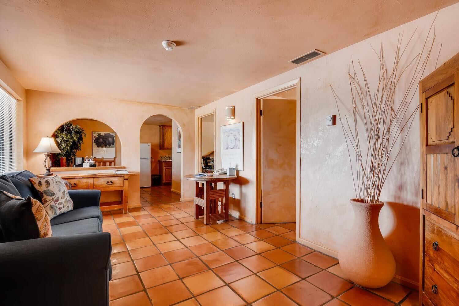 Hotel Pecos Trail Inn
