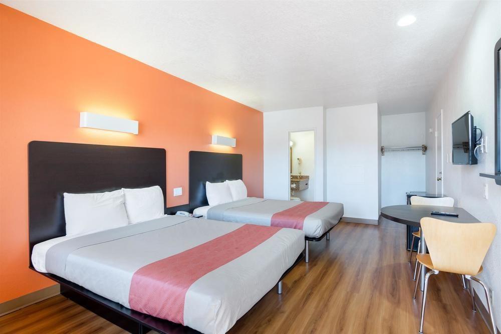 Motel 6 Santa Fe Plaza - Downtown #4573