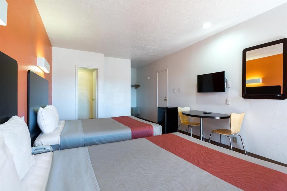 Motel 6 Santa Fe Plaza - Downtown #4573
