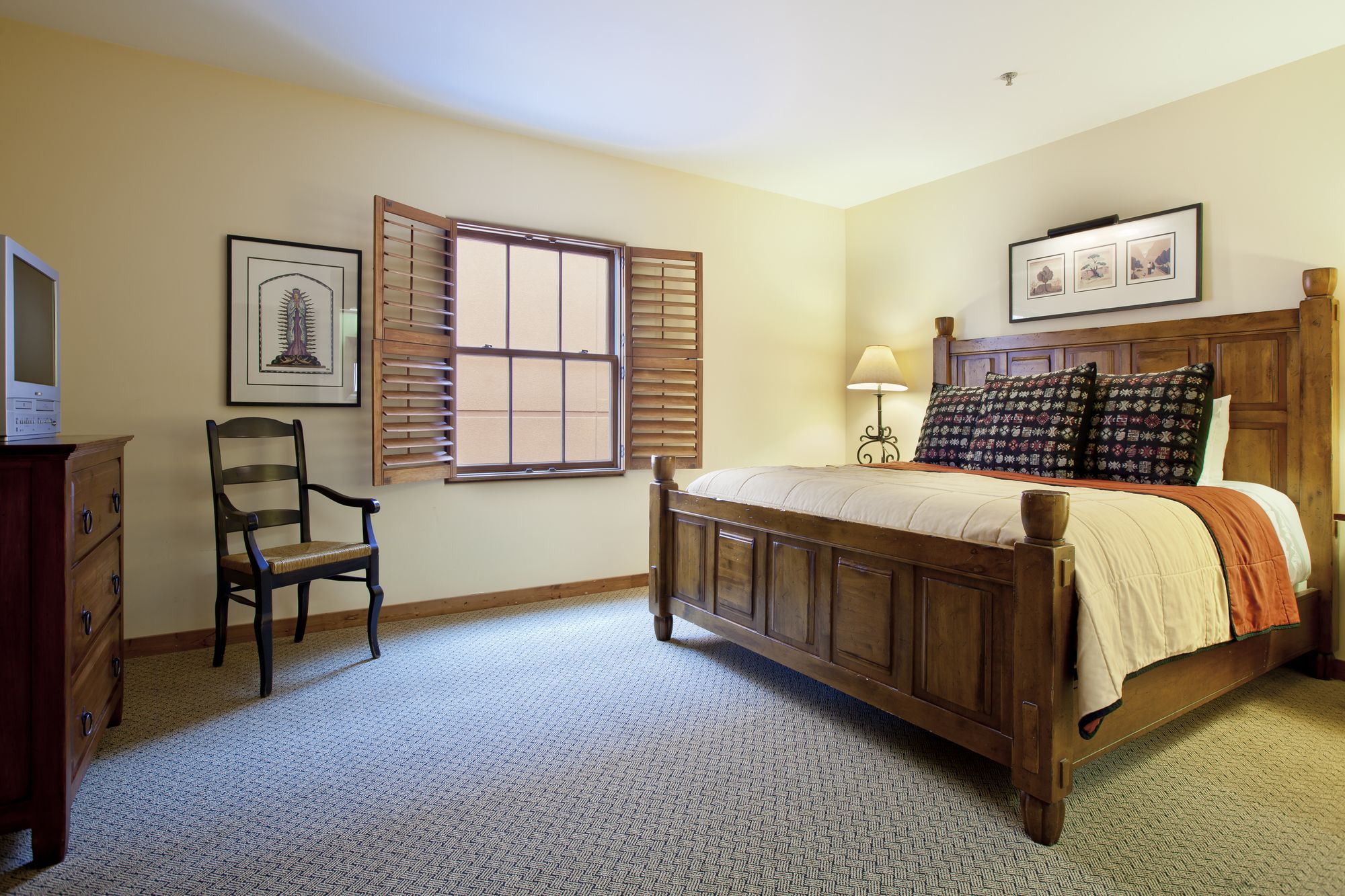 Piñon Court by La Fonda