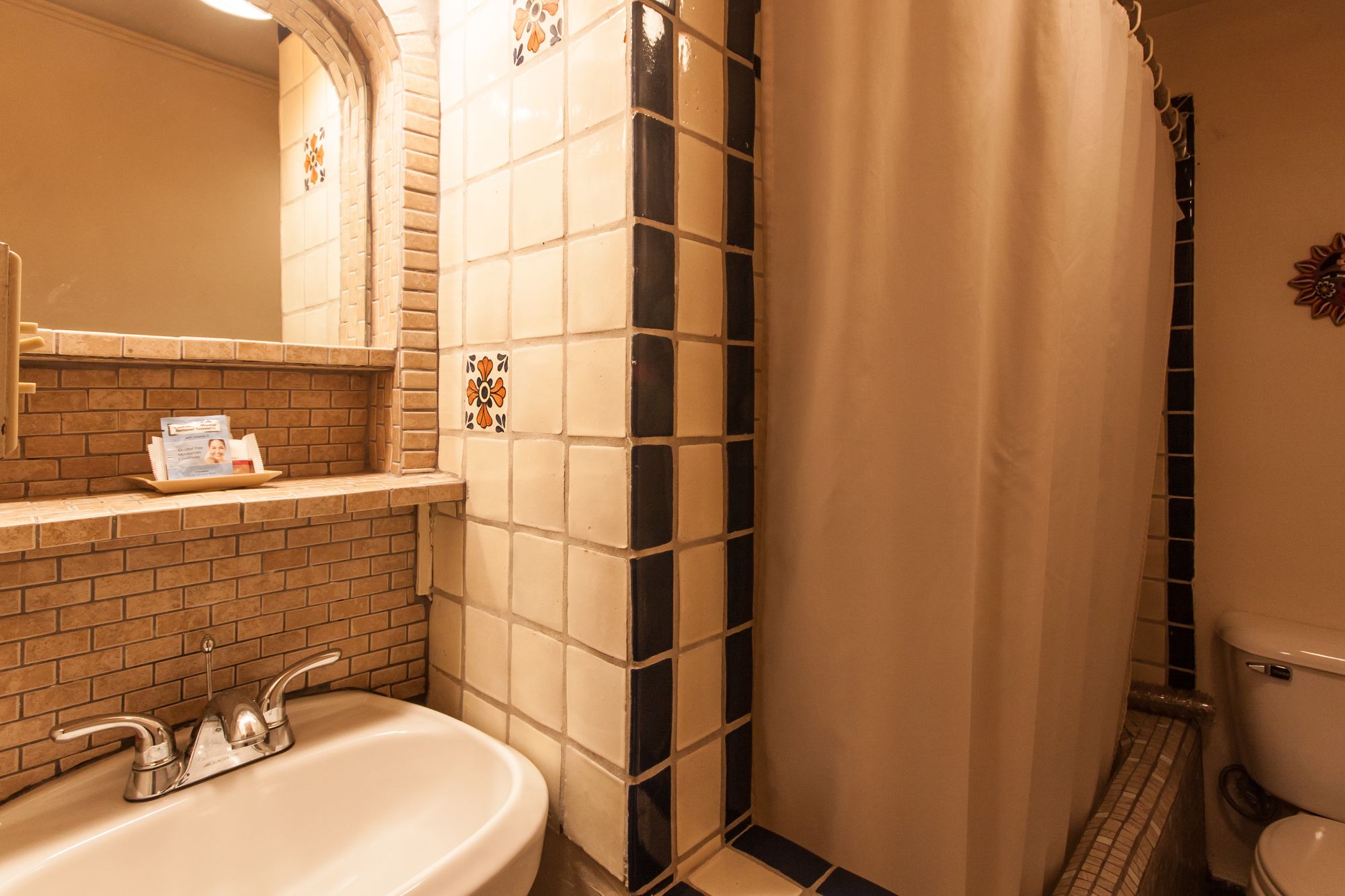 Pueblo Bonito B&B Inn