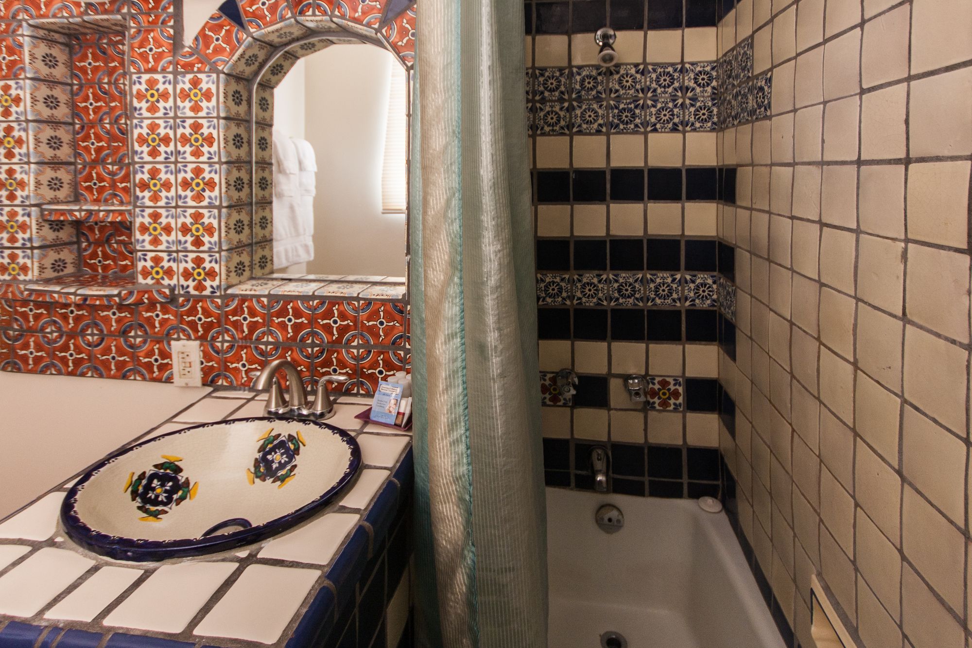 Pueblo Bonito B&B Inn