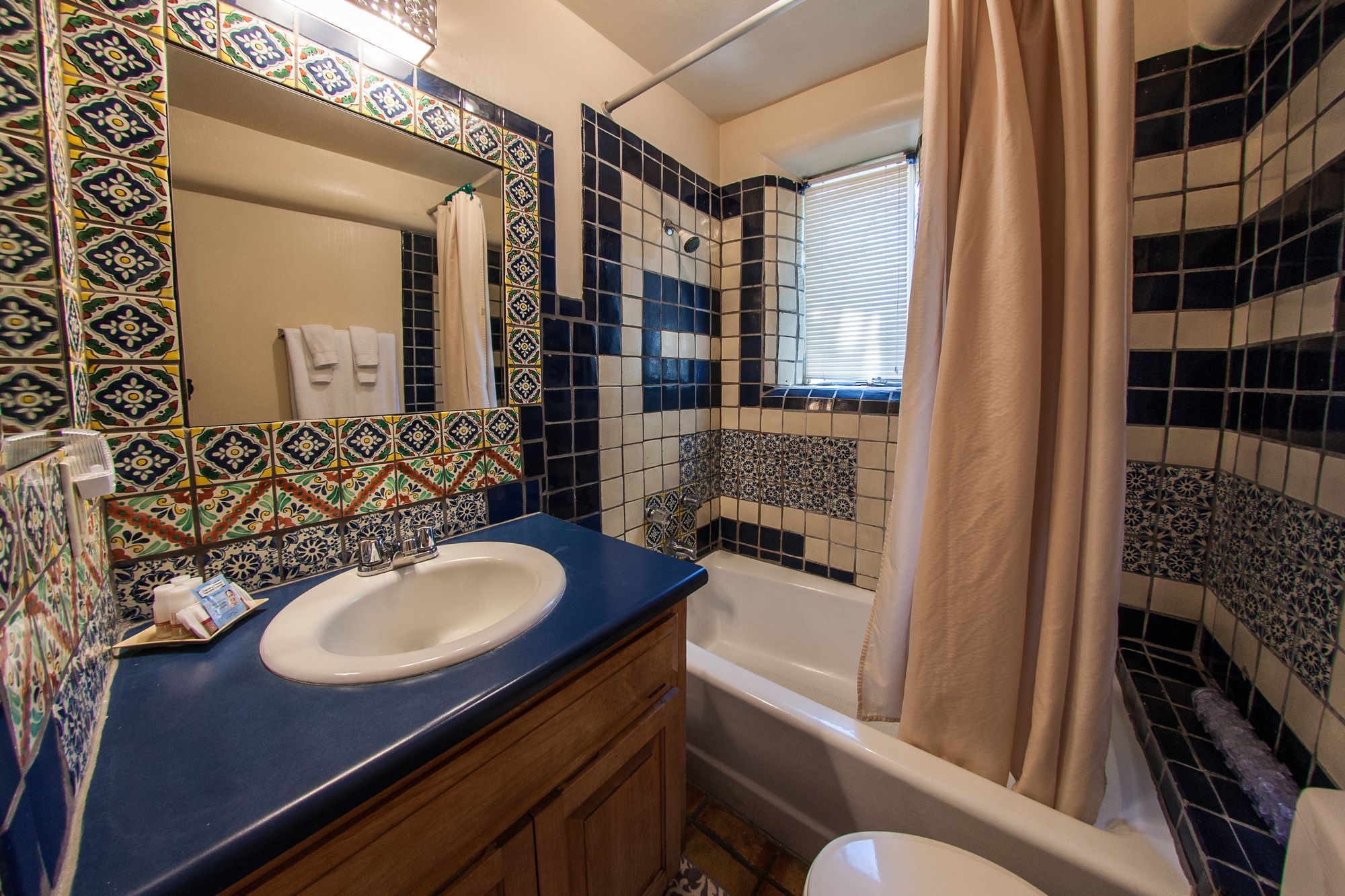 Pueblo Bonito B&B Inn